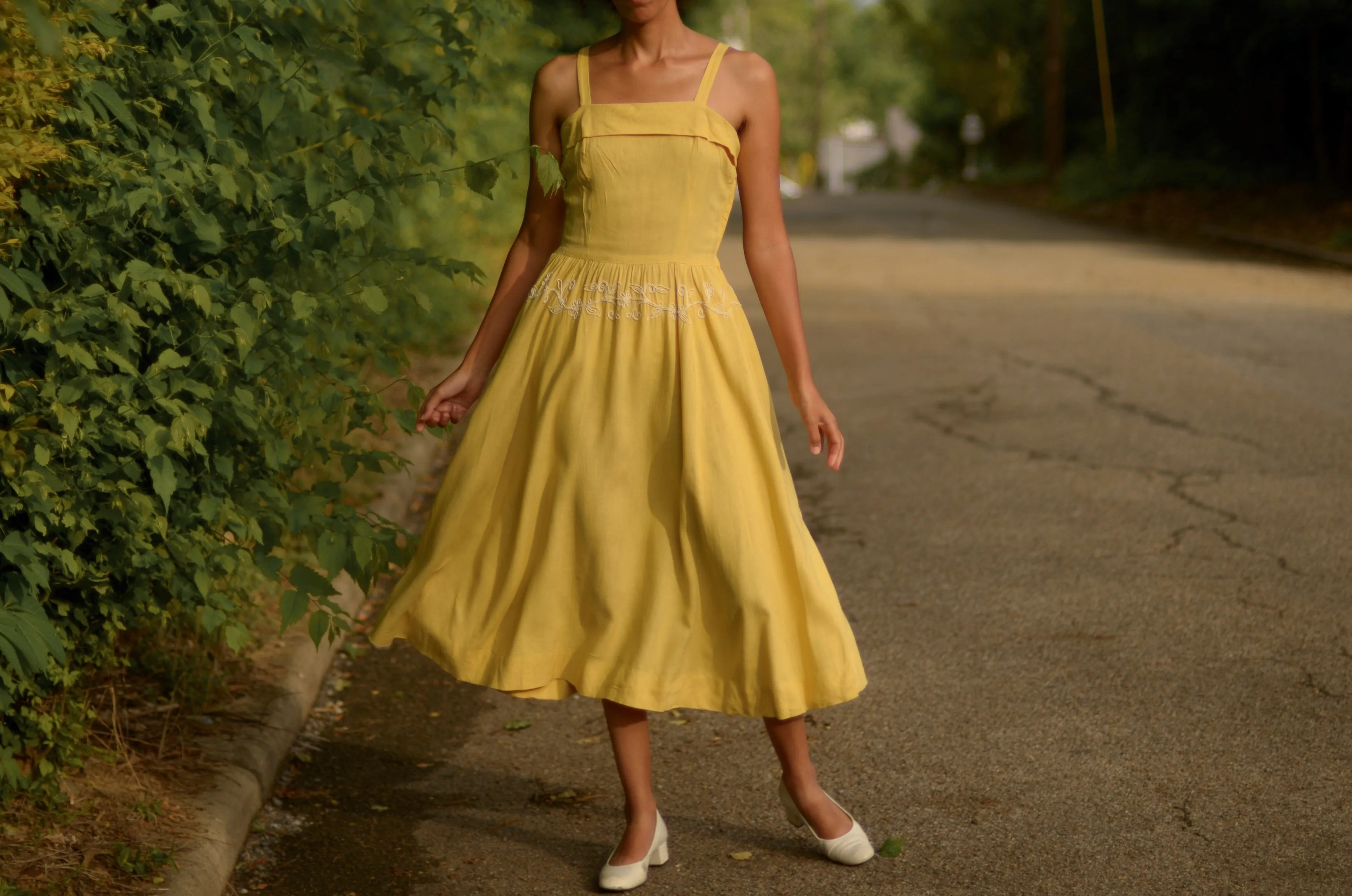 1940s yellow linen sun dress with embroidery detail, small-medium