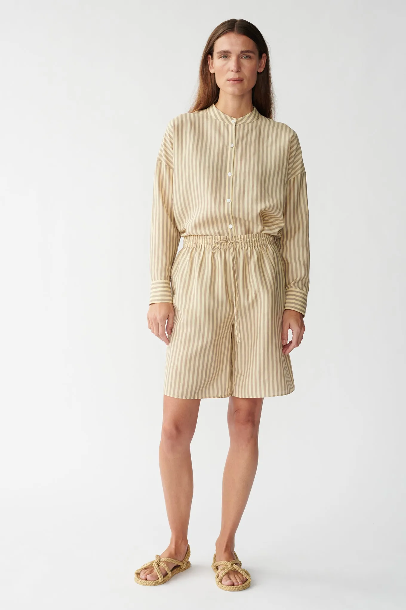 ELI SHORTS - BANANA/SAND STRIPE - SILK/COTTON