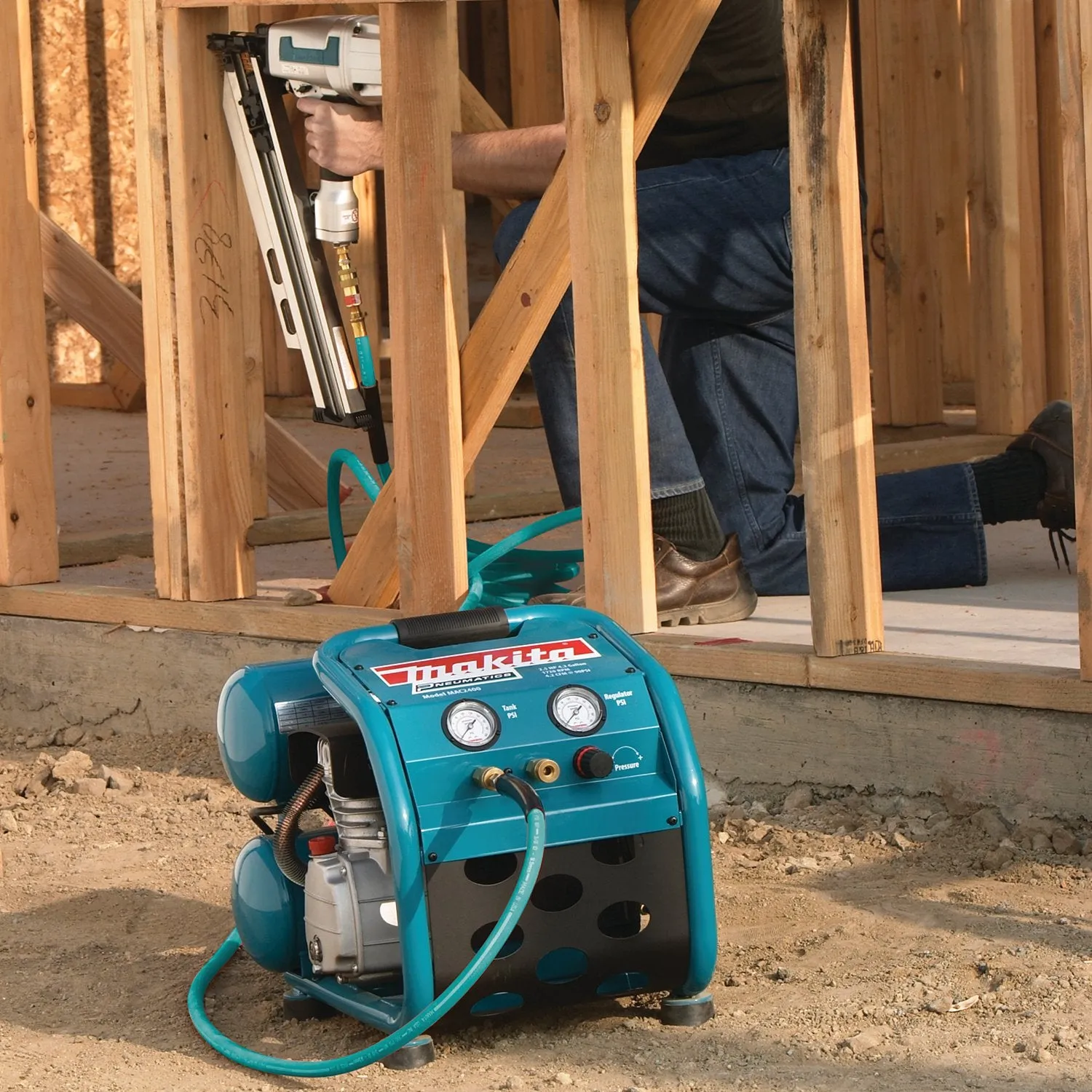 Makita (MAC2400-R) 2.5 HP* Big Bore™ Air Compressor (Factory Reconditioned)