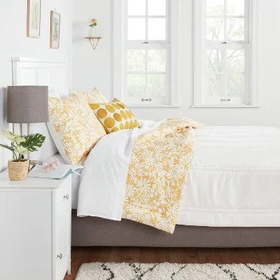 New - Room Essentials Comforter Lofty Year-Round Use Solid, Honey Yellow, Full/Queen